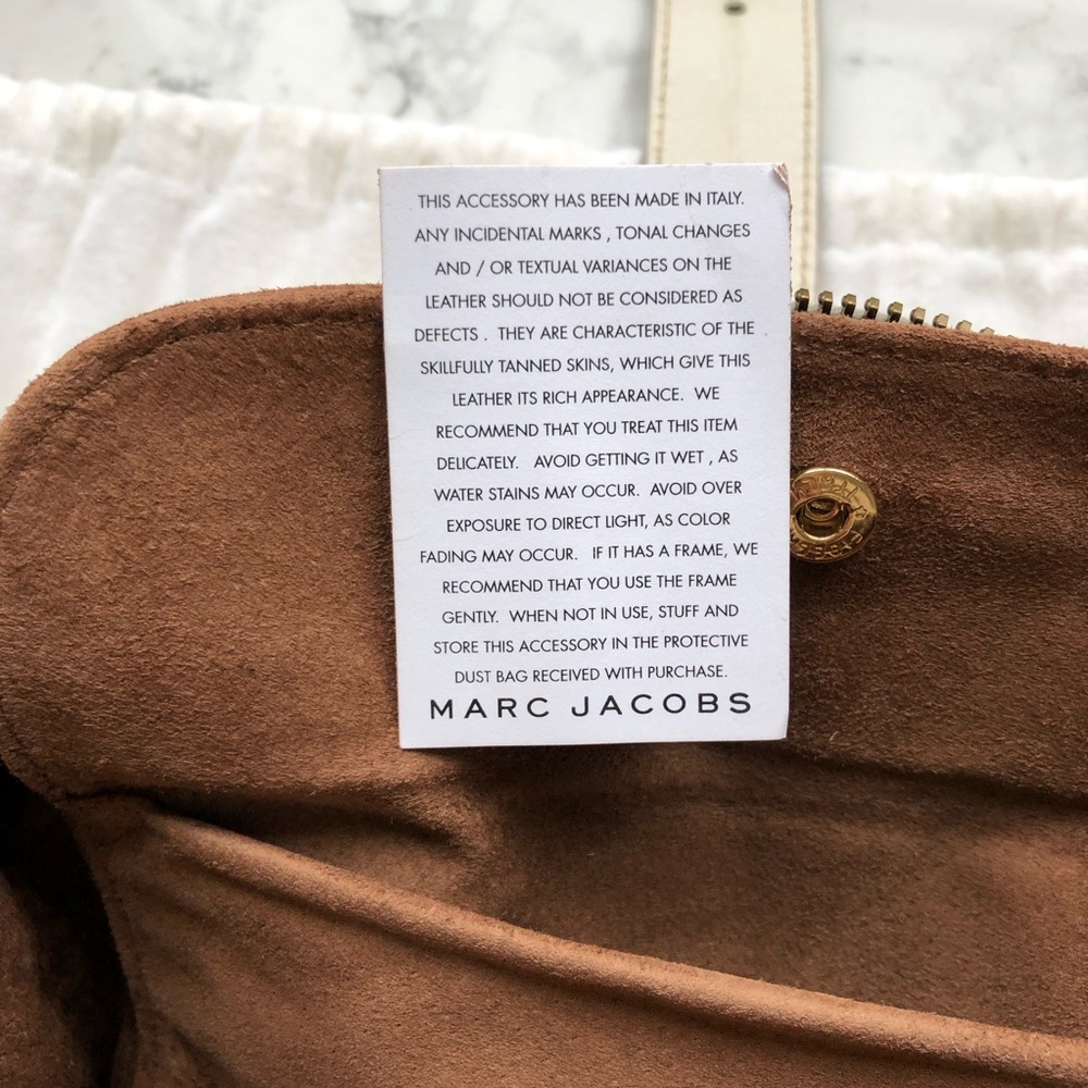 Marc Jacobs Creme Venetia Satchel w Gold Hardware - Picture 7 of 8